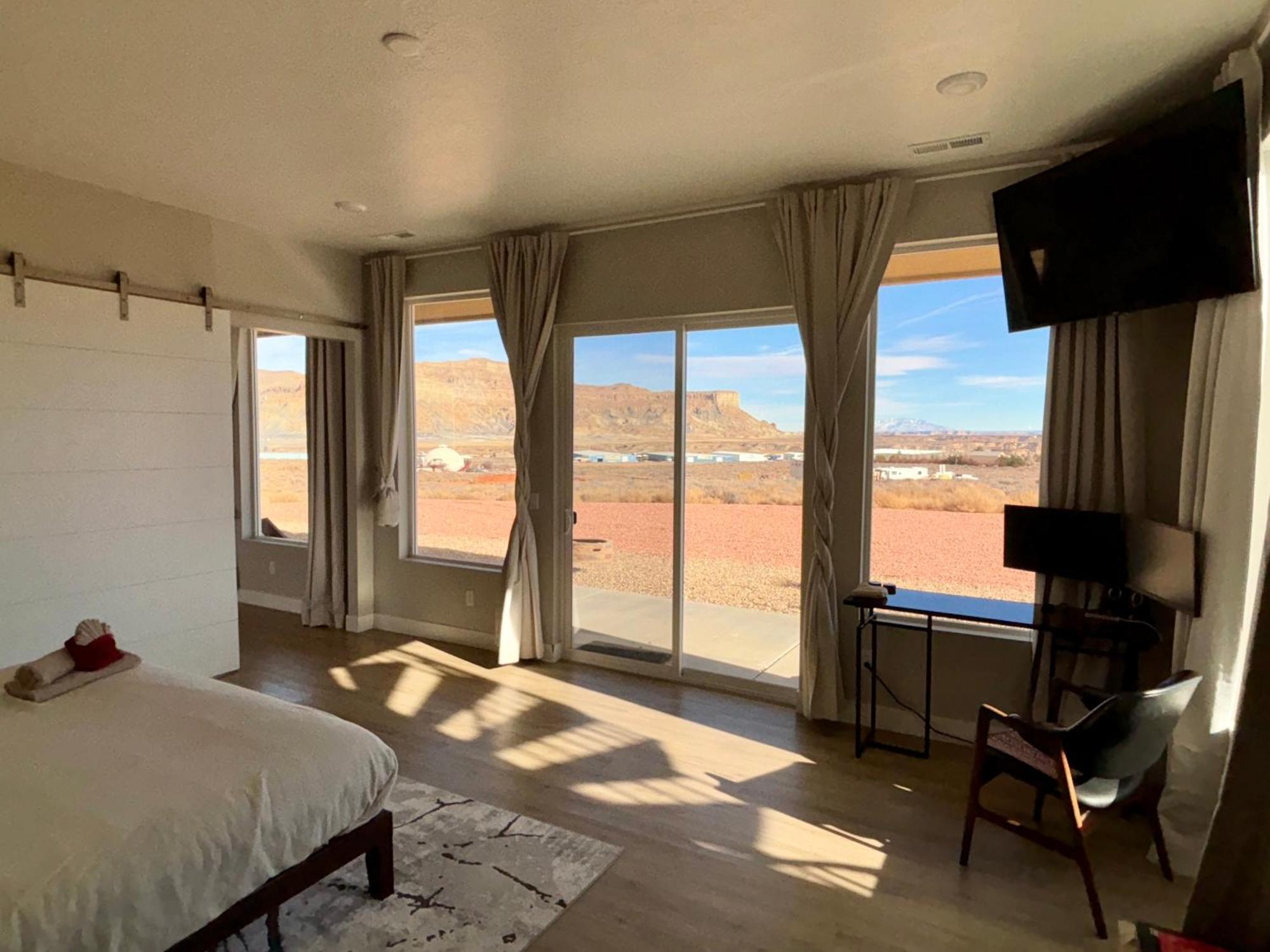 Page Arizona Border Town- Crimson Suite, Desert Canyon Getaway With Views Big Water Buitenkant foto