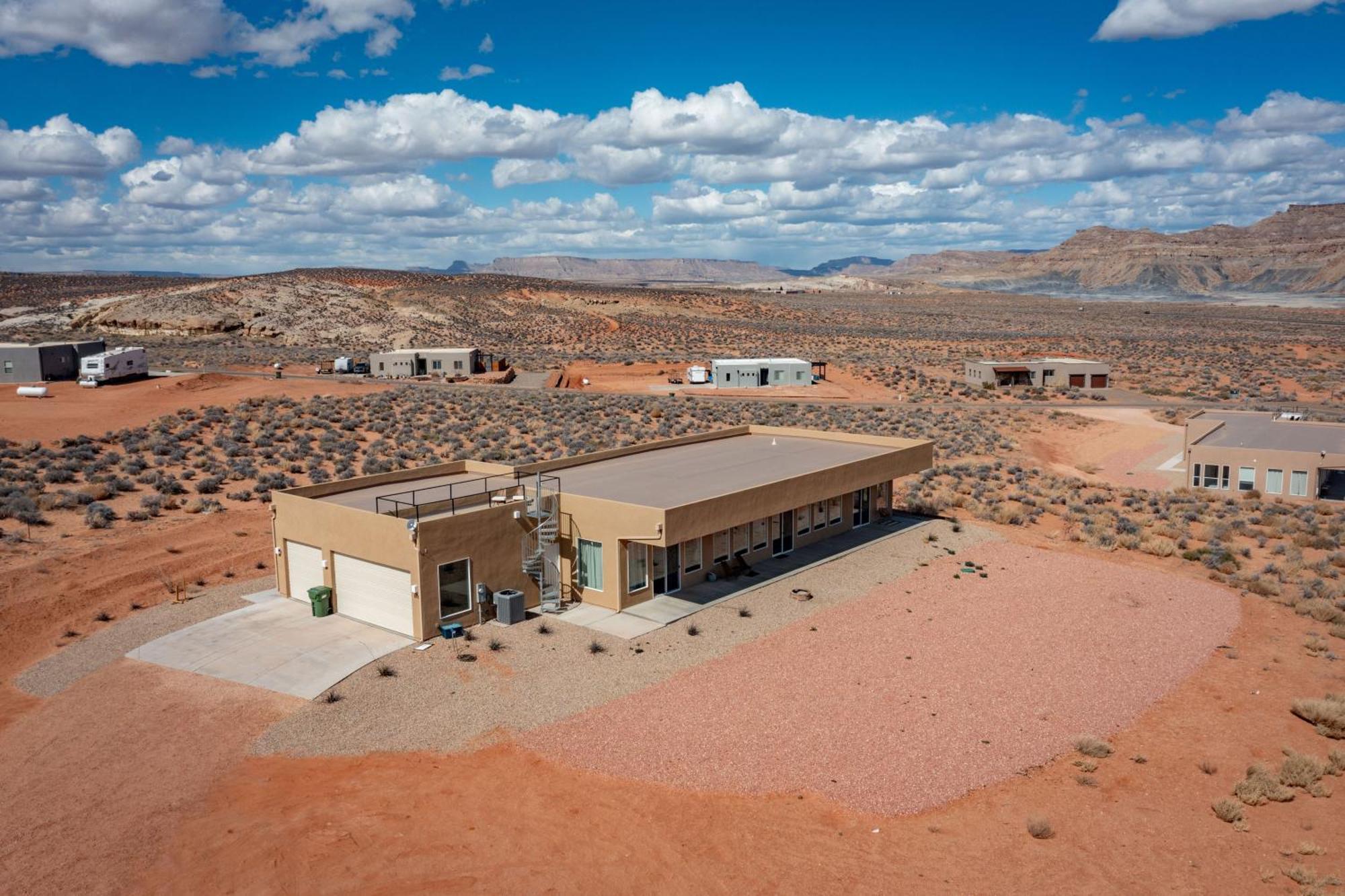 Page Arizona Border Town- Crimson Suite, Desert Canyon Getaway With Views Big Water Buitenkant foto